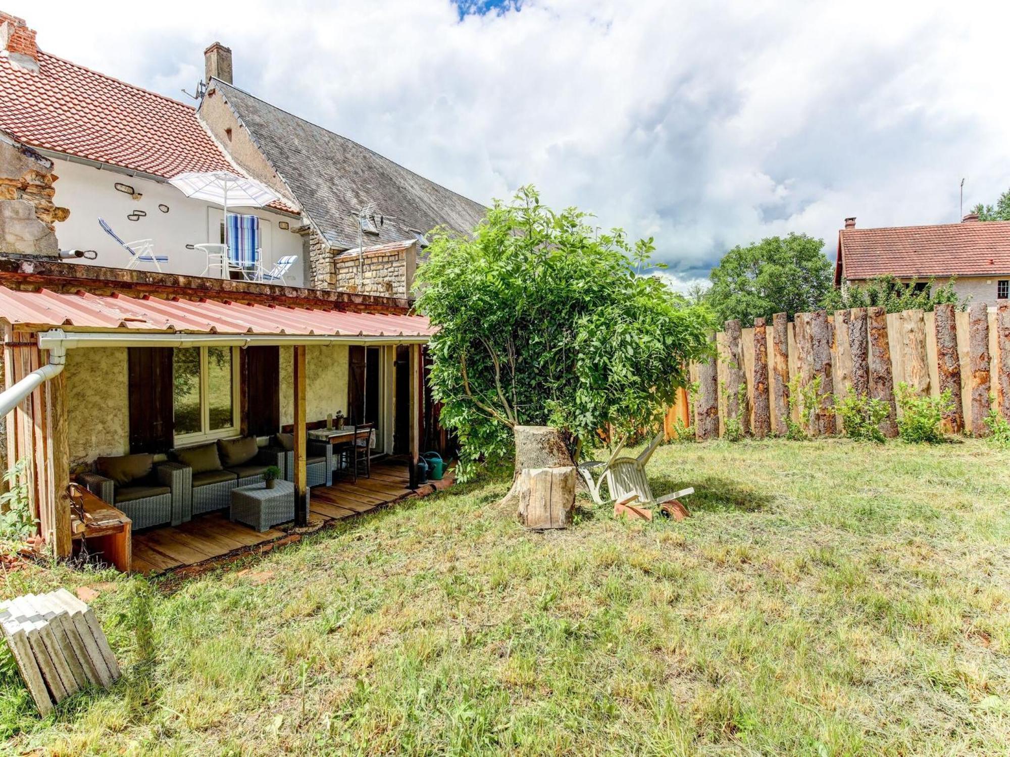 Traditional Holiday Home In Brinon Sur Beuvron Zewnętrze zdjęcie
