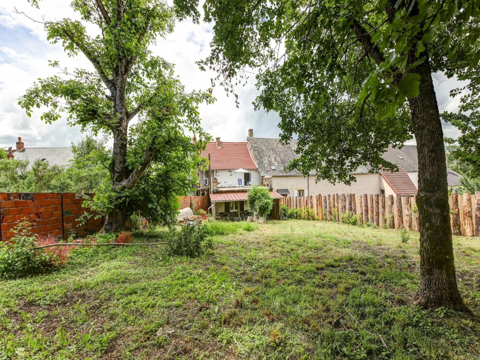 Traditional Holiday Home In Brinon Sur Beuvron Zewnętrze zdjęcie